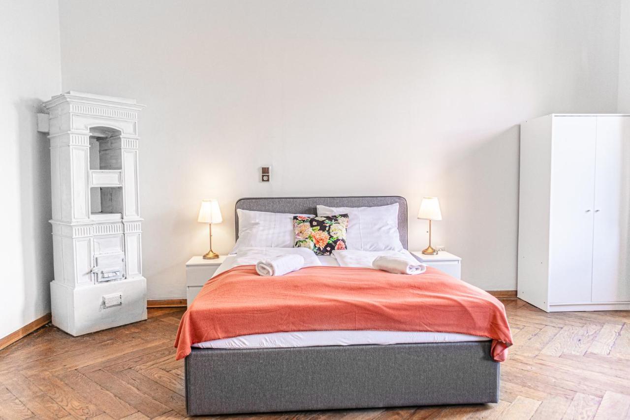 Gorgeous 1Br Apt Near Akh Hospital Wina Bagian luar foto