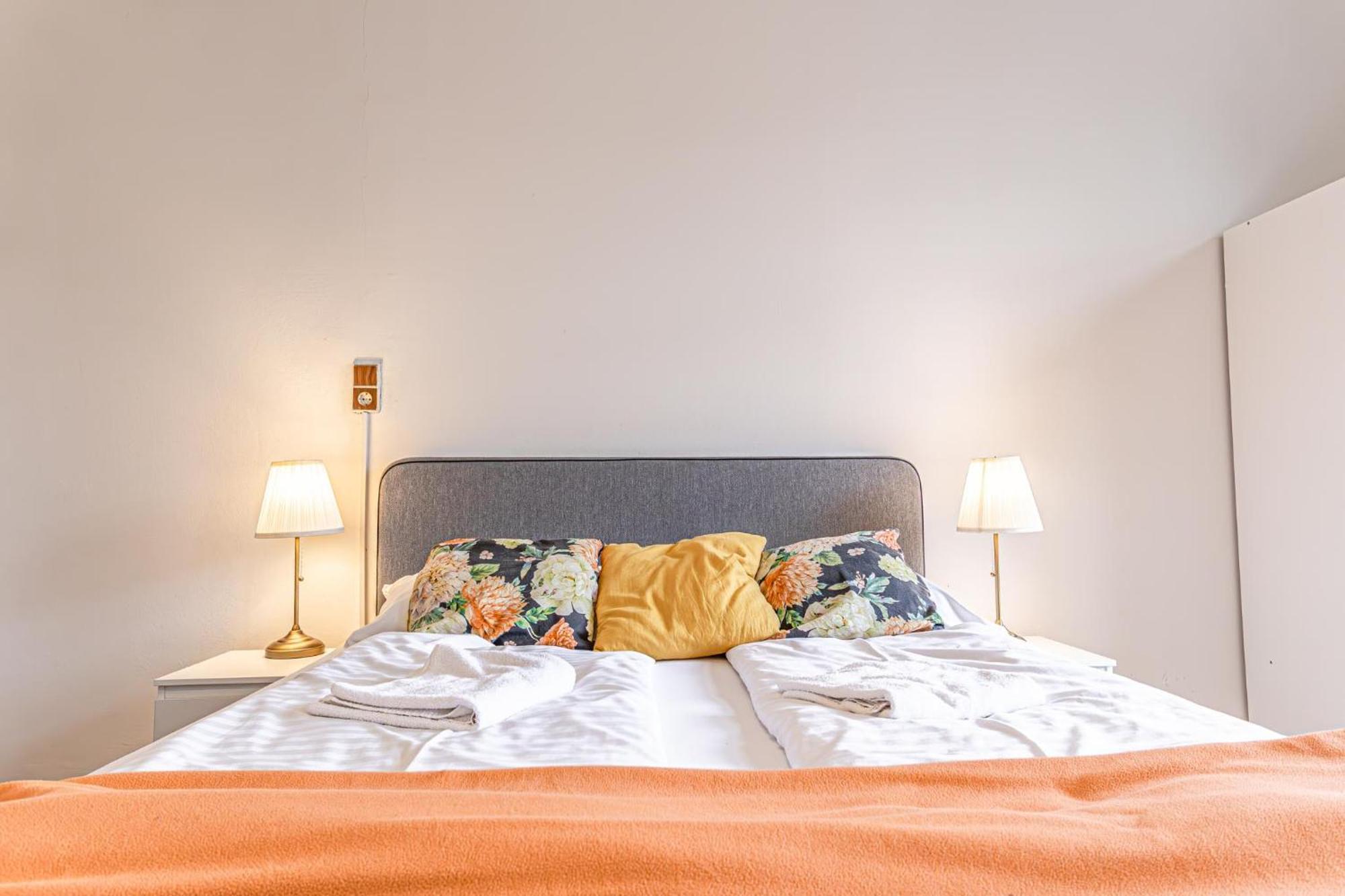 Gorgeous 1Br Apt Near Akh Hospital Wina Bagian luar foto